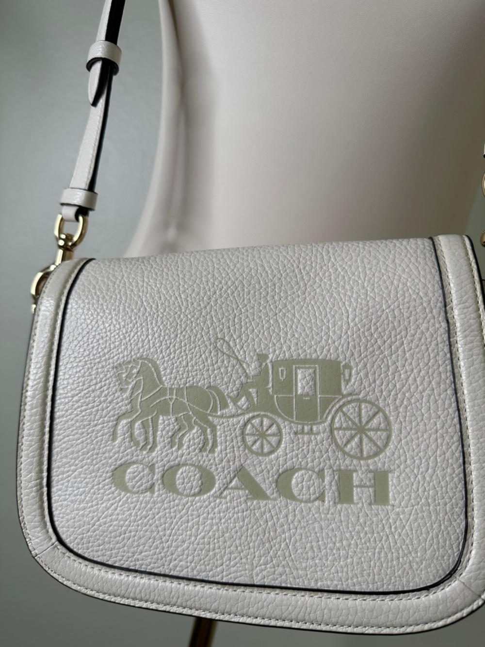 Coach White authentic Pebbled Leather Logo Saddle Crossbody - Picture 5 of 15